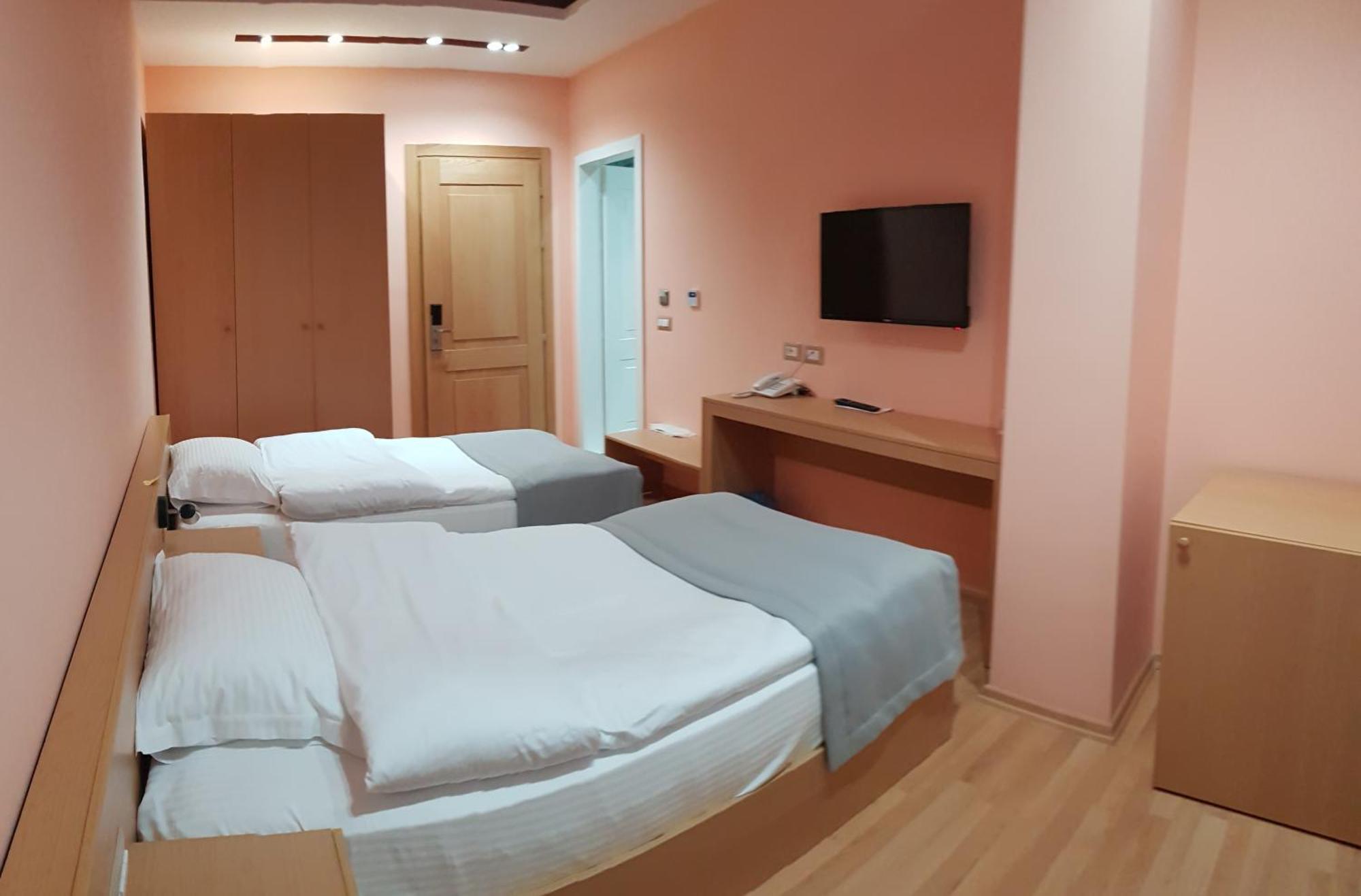 Hotel Elite Pogradec Habitación foto